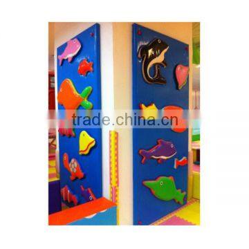Customizable soft kids indoor climbing frames with colorful patterns on wall