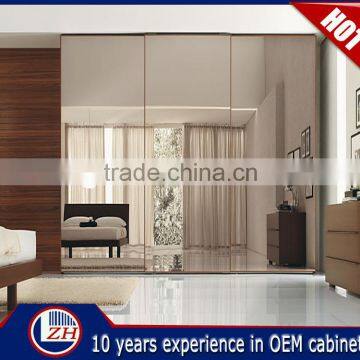 Newest Walk in Wall Mounted Plywood Wardrobe Design