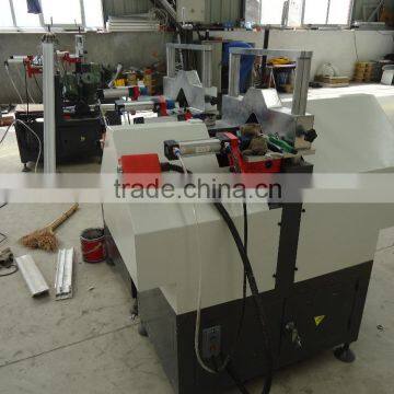 V-cutting saw for plastic profile