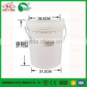 5 gallon plastic paint pail with metal handle and lid