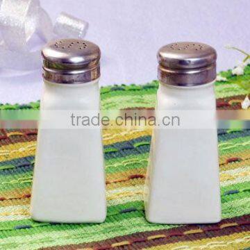 Ceramic Salt & Pepper Shaker Set, Salt and Paper Shaker, Black and White Salt and Pepper Shaker photo-3