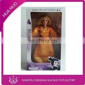 Plastic fashion mattell barbiee dolls