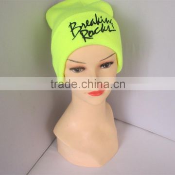 Wholesale Modern Style Embroidery Words Acrylic Plain Beanie With Custom Tags