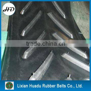 antiskid chevron patterned conveyor belt for large angle sloping conveying