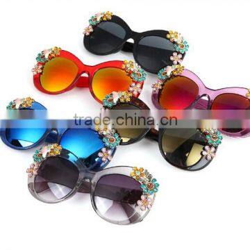 Fashion Women's Diamond Beach Flower Anti-UV Light Luxury Sun Glasses