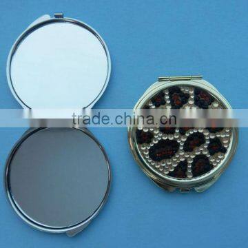 Foldable small metal makeup mirror