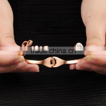 New Design Lady Jewelry Love Bracelet Rose Gold Color Titanium Steel Bracelet Bangle photo-3