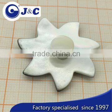 Customized Natural Mother of Pearl Shell Breast Flower,sea Shell Carved Brooch photo-2