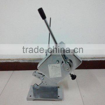 Labor-saving sausage clipper machine,good stable machine to seal the sausage,Use Single Manuel U50 clipps