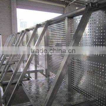 Portable temporary aluminum crowd control stage barricade