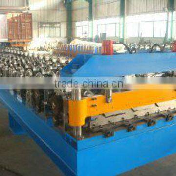 Roof sheet roll forming machine