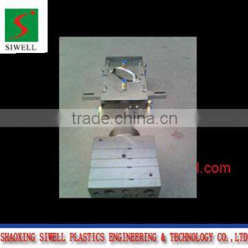 Wood plastic composite extrusion die and molding