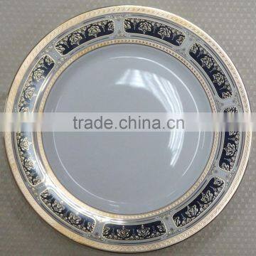 Embossed gold dinner set of white porcelain in luxury style