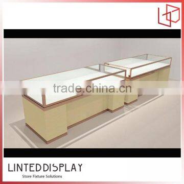 Fangle Shop Counter Glass Display