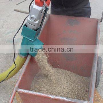 The on-board portable truck loading conveyor