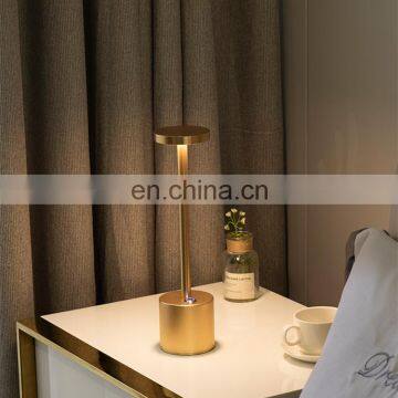 Hot Selling 7W Modern Dercorative Metal Table Lamp Usb Rechargeable Gold Touch Sensor Led Luxury Table Lamp