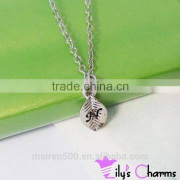 2015 New product Initial disc pendant necklace for Summer jewelry