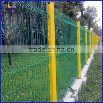 Real Factory polyester coated v wire mesh fence for road side