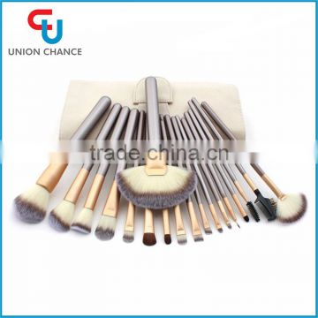 18pcs Makeup Brush Kit With Champagne Color Ferrule Matte Finish Cosmetic Brush With Creamy White Colored Carrying Case