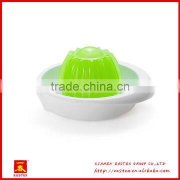 Manual Convenient Use Mini Orange and Lemon Juicer photo-2