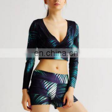 hot sell yoga wear digital print V neck crop top yoga bra and short pants fitness wear sexy women tight sport wear