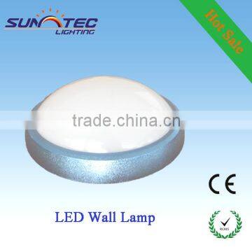 Wall light with battery