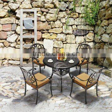 outdoor cast aluminium chair / table set