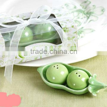 wedding gift ceramic pea salt and pepper shaker