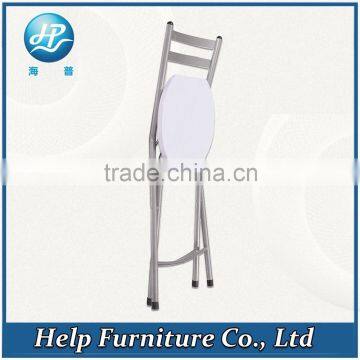 Plastic relaxing folding chair
