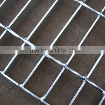 Galvanized steel grating