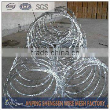 factory directly producing razor wire fence/barbed wire price per roll kenya