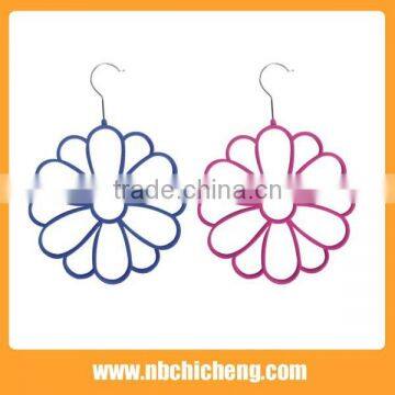 Flower Shape Plastic Scarf Hanger photo-4