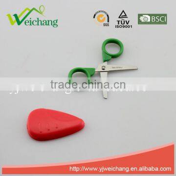 WCSC210 Premium Novelty Wholesale Soft Handle Colorful School Children Plastic Scissors With Funny Carrot Shape Cover photo-3