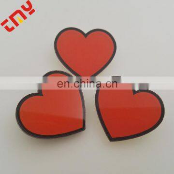 New Design Heart Shape Badge With Lapel Pin For Garments