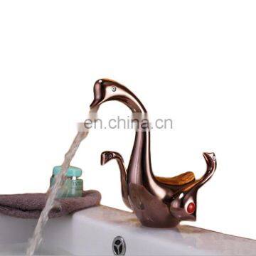 Classical Dual Handles Rose Gold Brass Basin Faucets with Hot and Cold Mixer