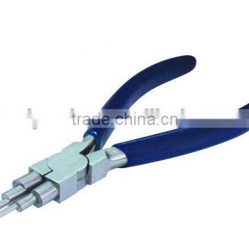 Item JP0505 Round nose pliers and forming pliers with plastic handle