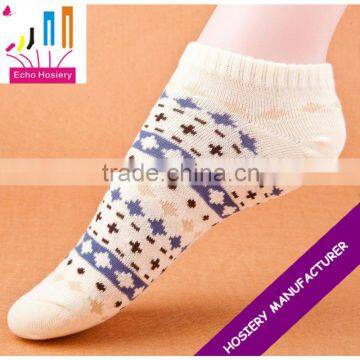 ladies cotton socks with classic design