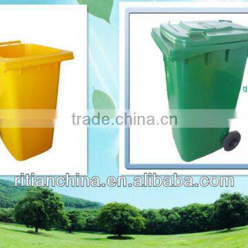 Outside plastic garbage bin with lid