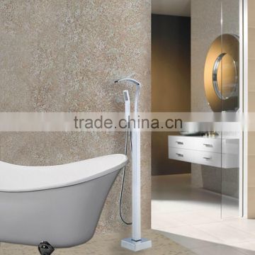 Floor Mounted Modern Chrome Plated Bathtub Tap