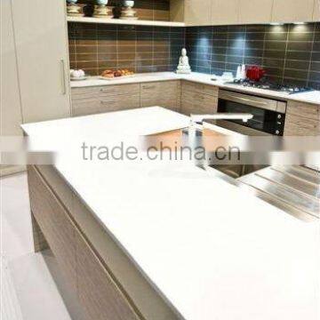White quartz based engineered stone