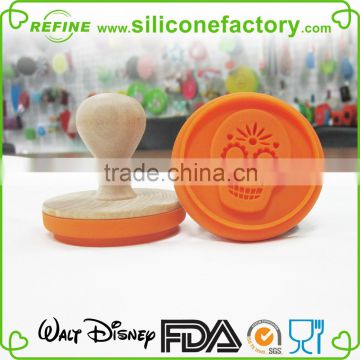 eco-friendly Halloween silicone cookie stamp with wooden handle