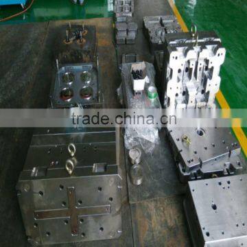 Fast Speed Injection Machine With Plastic Moulds