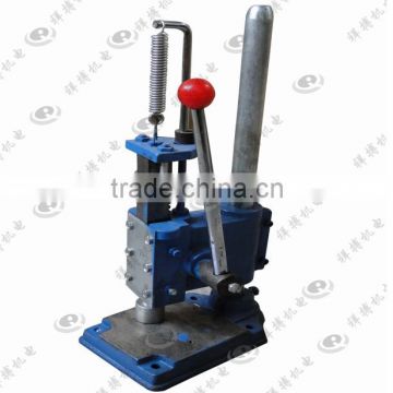 Pneumatic beer bottle capping machine