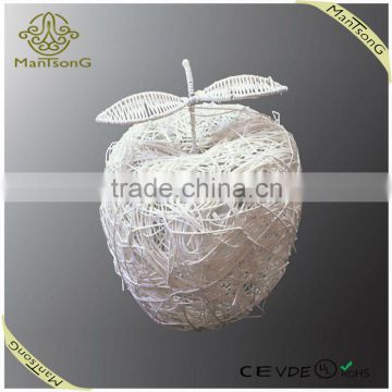 2015 High quality eco-friendly handmade white rattan weaving apple shape table lamp