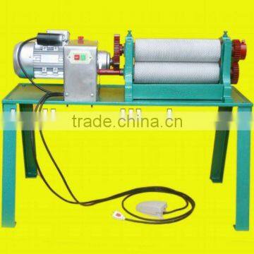 Electric comb foundation mill/beeswax foundation machine/beeswax machine