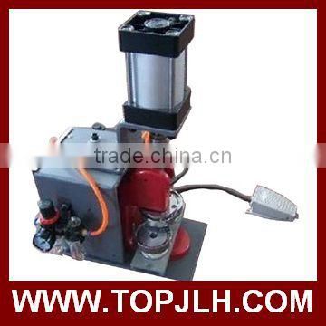 Semi-automatic pin button making machine with mold