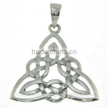 Large Celtic Trinity Knot Silver Pendant, pn78