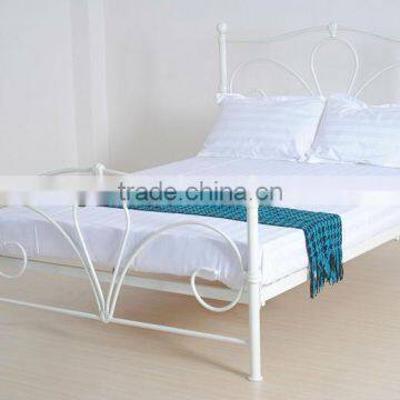 Nice metal bed with good quality