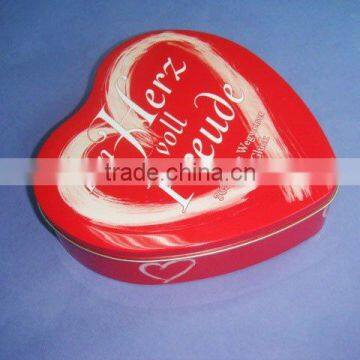 Heart tin box in packing