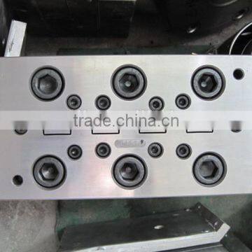 Extrusion plastic cable casing housing mould